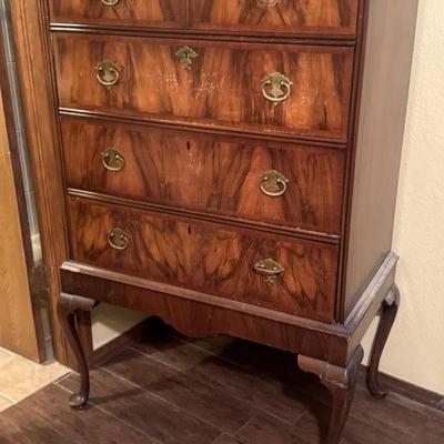 Sale Photo Thumbnail #7: Dresser