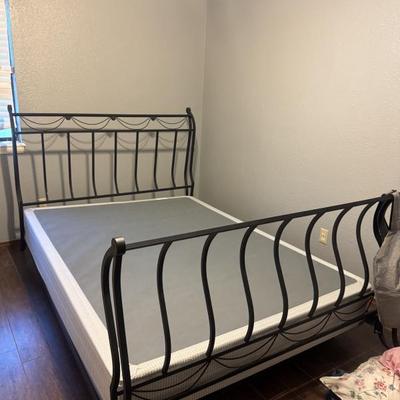 Sale Photo Thumbnail #5: Queen bed and box spring 