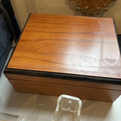 Sale Photo Thumbnail #100