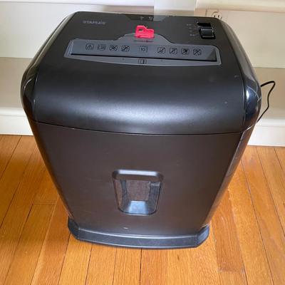 Working Staples Paper Shredder