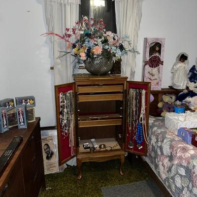 Sale Photo Thumbnail #68