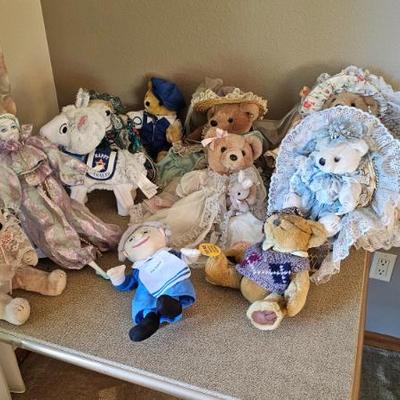 Collectible figurines