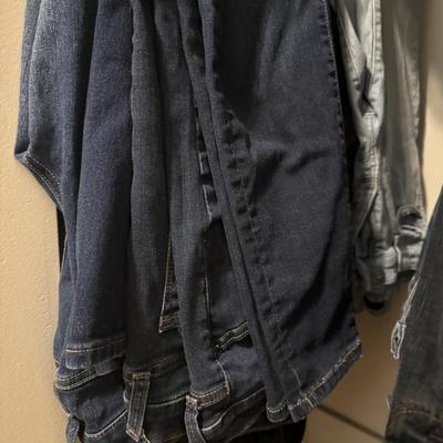Sale Photo Thumbnail #149