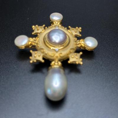 Sale Photo Thumbnail #68: 18k gold and pearl brooch