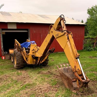 Ford 4,000 Backhoe