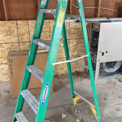 Werner 6’ Fiberglass Step Ladder 