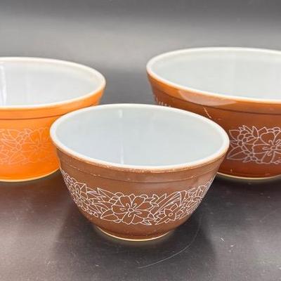 Vintage Pyrex Bowls 