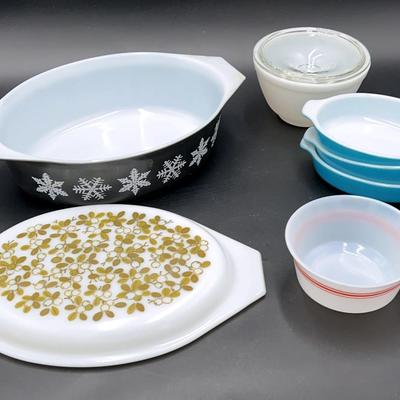 Vintage Pyrex Assortment 