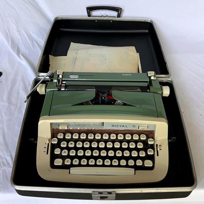 Vintage Royal Sabre Portable Typewriter
