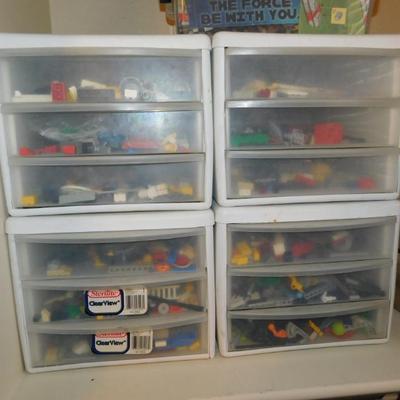 Sale Photo Thumbnail #140: Lego bits and pieces