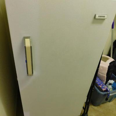 Sale Photo Thumbnail #199: Small Deep freezer