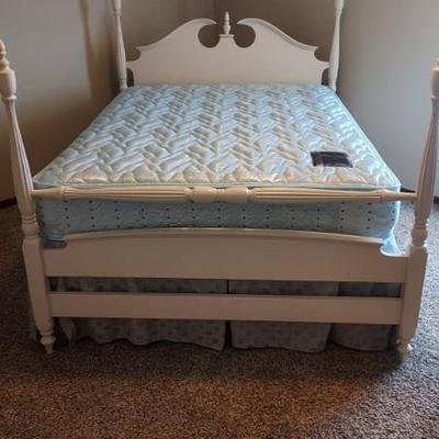 Sale Photo Thumbnail #48: queen Bassett bed