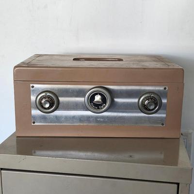 1950s vintage travel safe