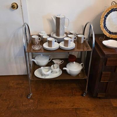 Sale Photo Thumbnail #73: Vintage mid century bar cart