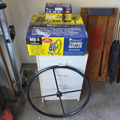 Tubing roller