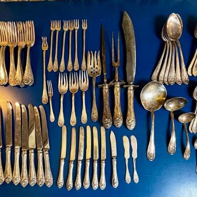 Lot #146 - Flower De Luce (Silverplate, 1904) by Oneida Silver "Community Silver" Flatware Serving Ware Knives Forks Spoons