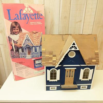 Lot #65 - Dura-Craft LF 140 Lafayette Dollhouse