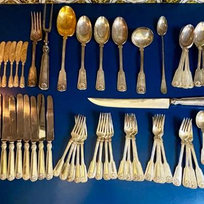 Lot #147 - Tiffany & Co. Shell & Thread (Sterling, 1905) 77-Piece Flatware Setting Knives Forks Spoons 4640g