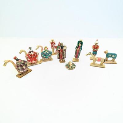 Lot #93 - Ecuador Masapan Nativity Set Hand Made Dough Figurines