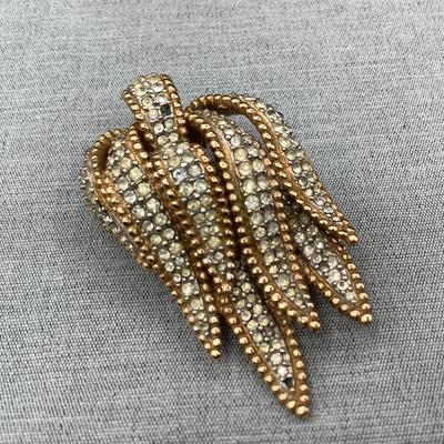 Ciner signed brooch