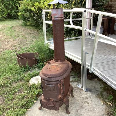 Antique wood burning stove, Jacobs Manuf Co Bridgeport Ala