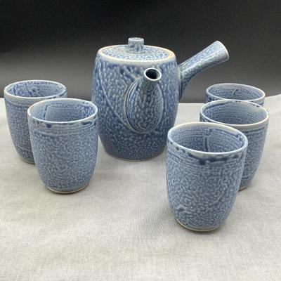 Tea set, spongeware