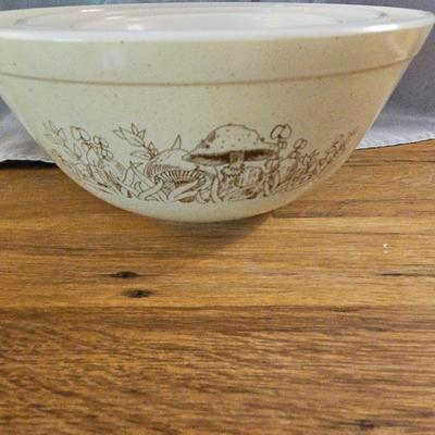 Vintage Pyrex Set Of Three Forest Fancies Nesting Mixing Bowls - 