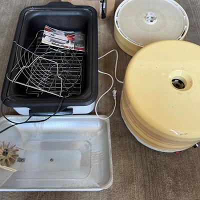 NESCO Turkey Roaster + Food Dehydrator 