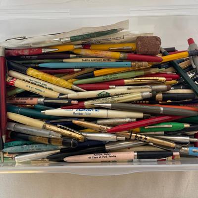 Mystery Lot Of Vintage Pens 