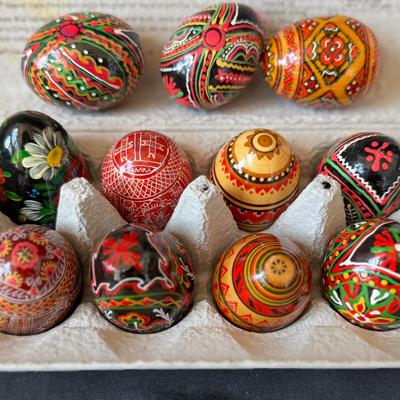 Vintage Wooden Ukrainian Pysanka Easter Eggs (15)