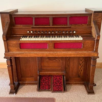 Antique Estry Chapel Organ