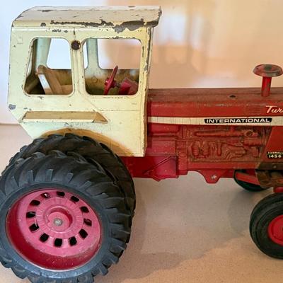 ERTL 1:16 International Harvester 1456 Turbo Farmall Tractor W/ Dual Wheels