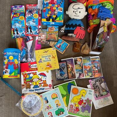 Mystery Lot: Tinker Toys, Kites, Vintage Toys