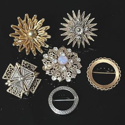 Vintage Jewelry with Circle Pins, Lisner
