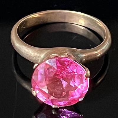 10K Yellow Gold Pink Stone Ring