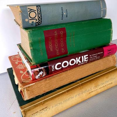 Vintage Classic Cookbooks (5)