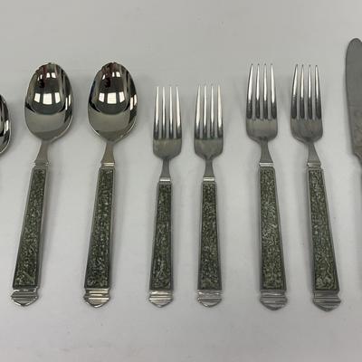 “Krystallos- Malachite” Stainless Flatware By Yamazaki