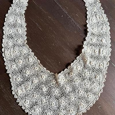 Antique Crochet And Lace Flower Ivory Victorian Collar