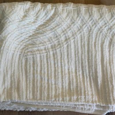 Vintage White Chenille 88 X 102 Bed Spread Coverlet 