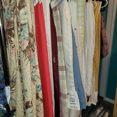 Sale Photo Thumbnail #27: Table Covers