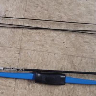 Sale Photo Thumbnail #50: Youth Compound Bow, Bear