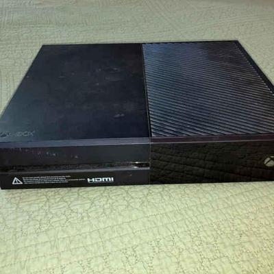 016-NC: Xbox One Console