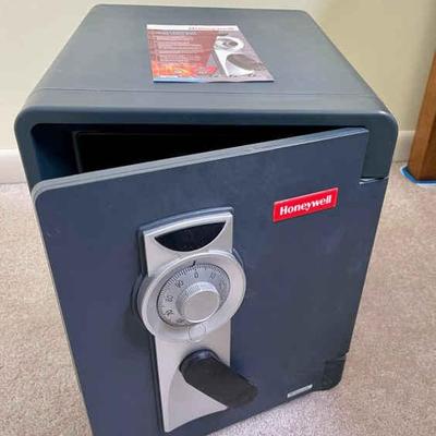 088-MBR: Honeywell Model 2087 Combination Floor Safe