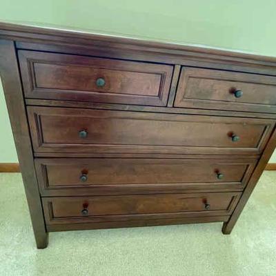 063-UP: Five-Drawer Dresser
