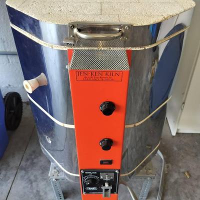 Jen-Ken Ceramic Kiln Model LT-3K Serial #016013