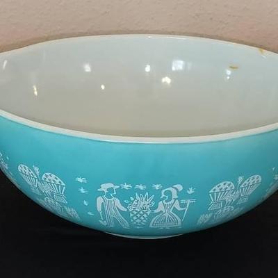 Set Of 4 Colored Pyrex Vintage Mixing Bowls 