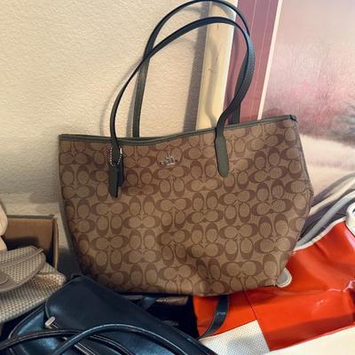 Sale Photo Thumbnail #130