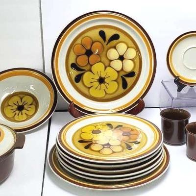 Vintage 1980s Chadds Ford “Aloha” Stoneware Dish Set Made In Japan