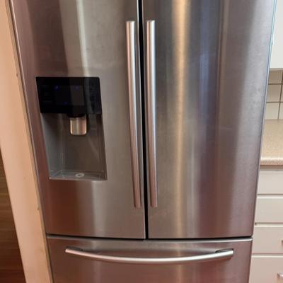 Samsung Refrigerator, Powers On And Works, 5ft 10in x 3ft