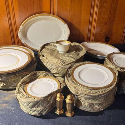 Franciscan China Dinnerware – Gold Lace Pattern